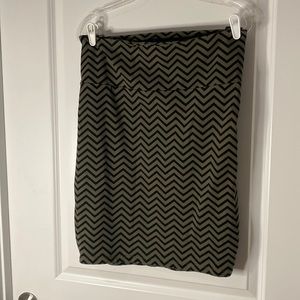 *EUC* *Reposh* Olive Green Chevron Skirt - Size 3